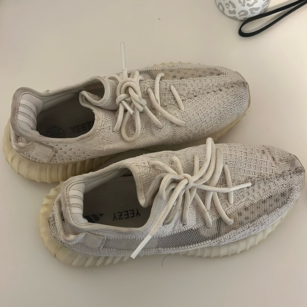 Yeezy boost sneakers size 6